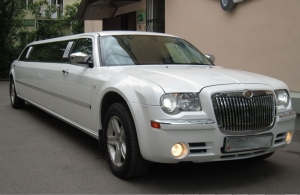 Аренда Chrysler 300C Limousine в Томске